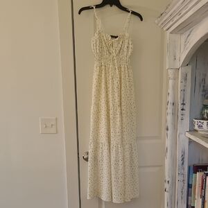 Chic Cream Floral Maxi Dress